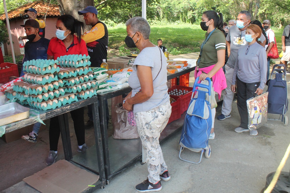 Seis toneladas de alimentos fueron distribuidas en Nueva Casarapa