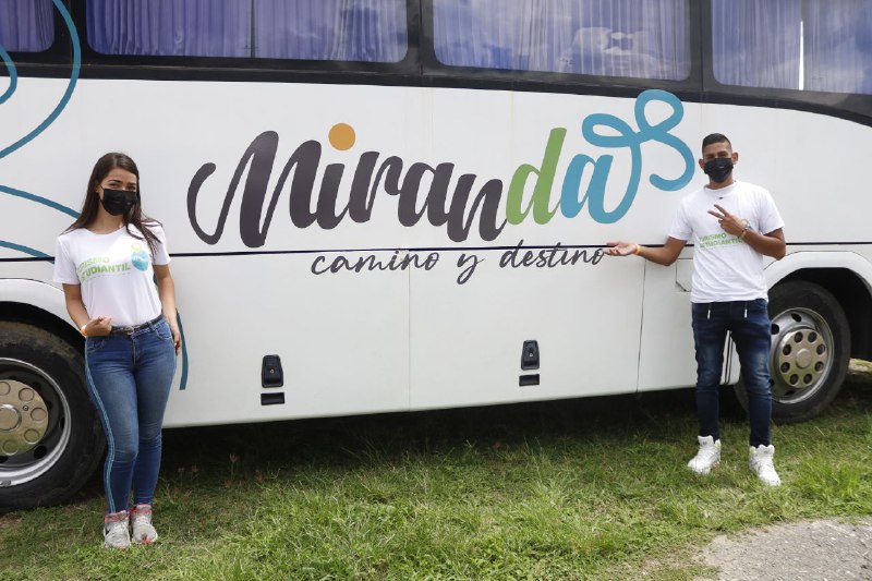 Con viajes turísticos premiaron a mejores estudiantes y atletas de Miranda