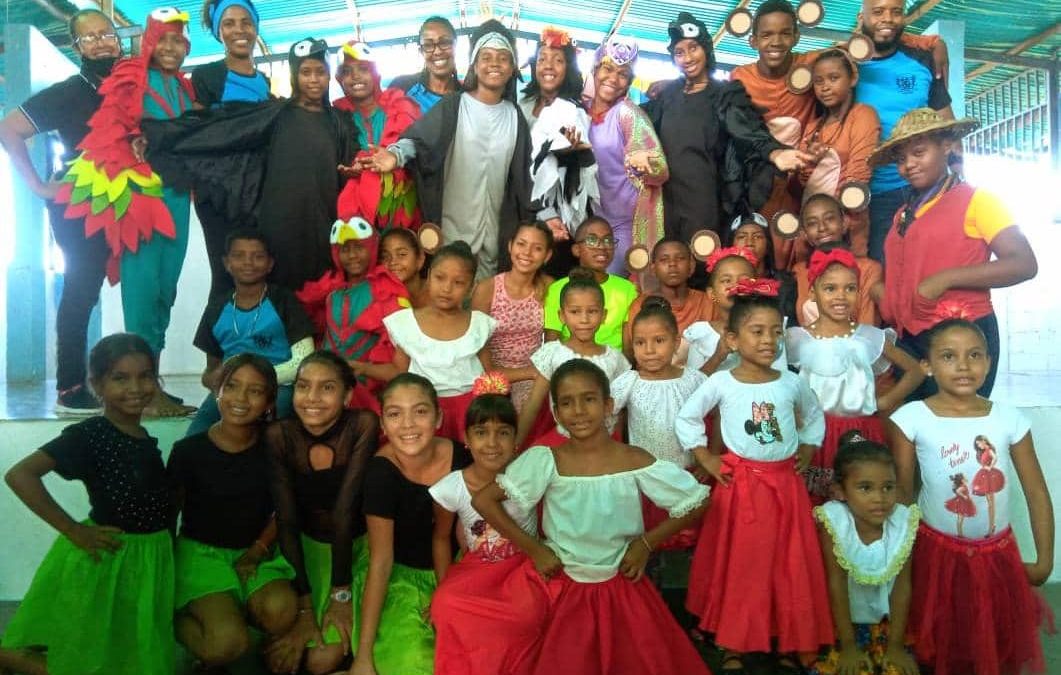 Higuerote disfrutó del Espejo de media noche del Teatro Negro de Barlovento