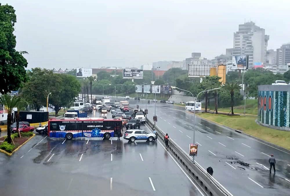 Atienden contingencia causada por las lluvias en Distribuidor Altamira