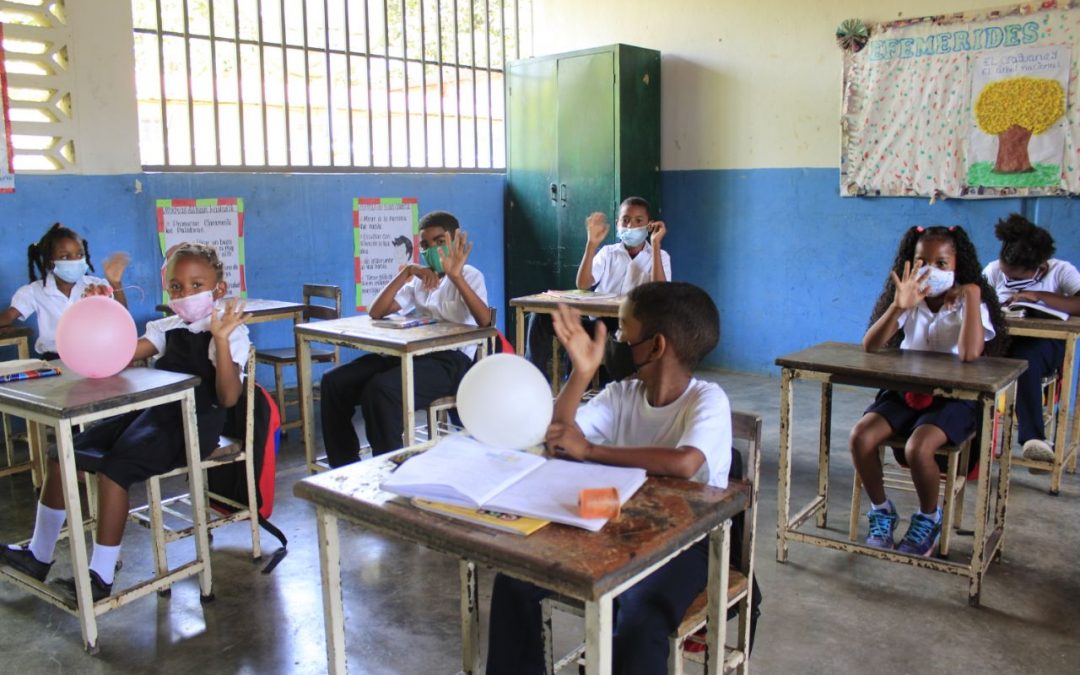 Avanza rehabilitación de escuela en Cartanal
