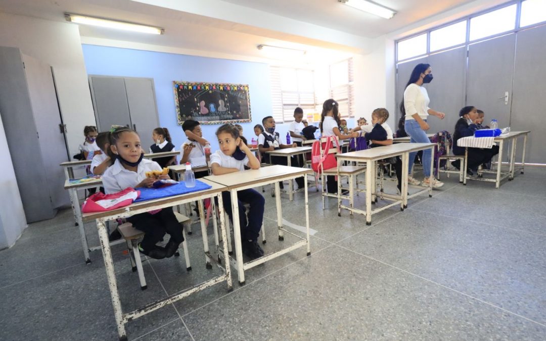 Municipio Guaicaipuro inició clases en 100 % de sus planteles educativos