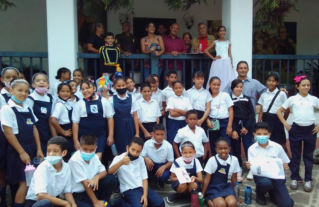 Estudiantes de Yare interpretaron el Delirio sobre el Chimborazo en festival de poesía