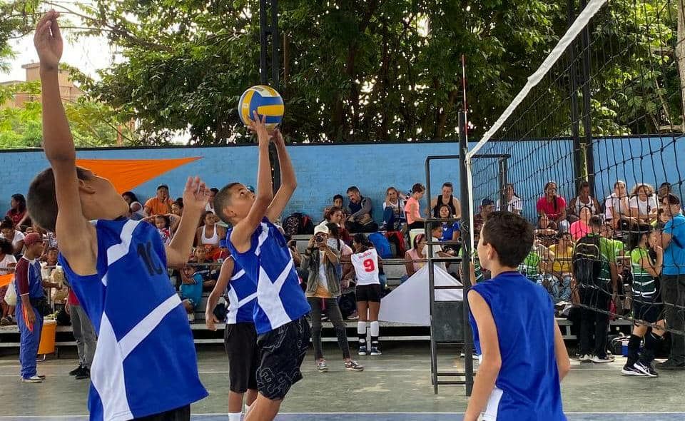 Tomás Lander e Independencia ganan en volibol de juegos comunitarios