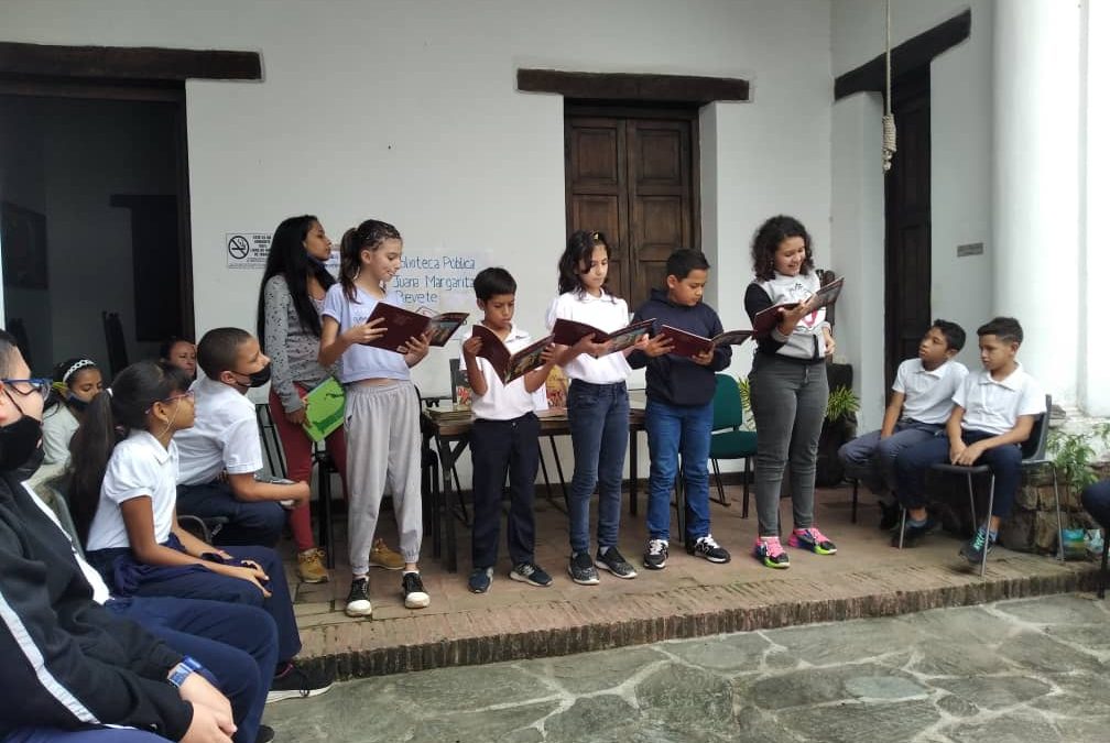 Promotores de lectura enseñan técnicas de análisis para  estudiantes mirandinos
