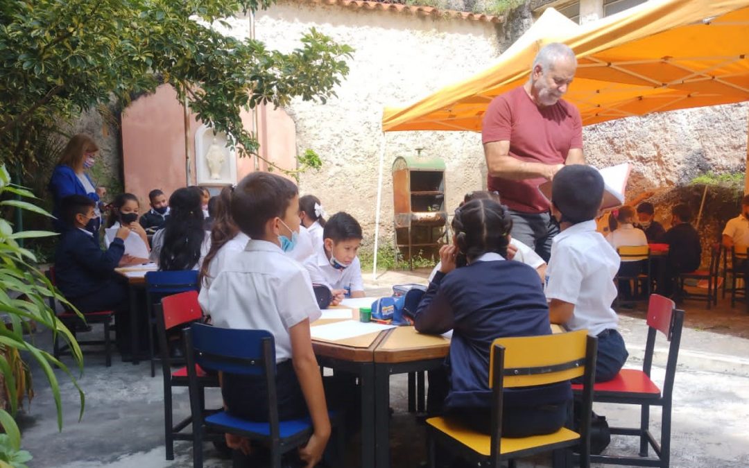Estudiantes de Los Teques aprenden técnicas de dibujo