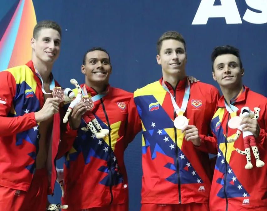 Mirandino Alfonso Mestre gana oro y bate récord suramericano en 200 metros libre