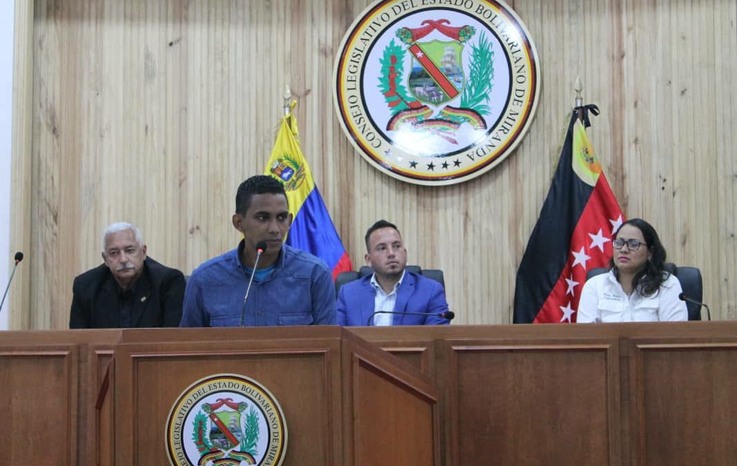 Avanza propuesta de condecoración regional para líderes comunales en Miranda