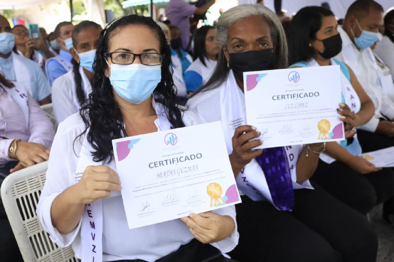 Más de 600 mirandinos se diplomaron en Emprendimiento Comunitario