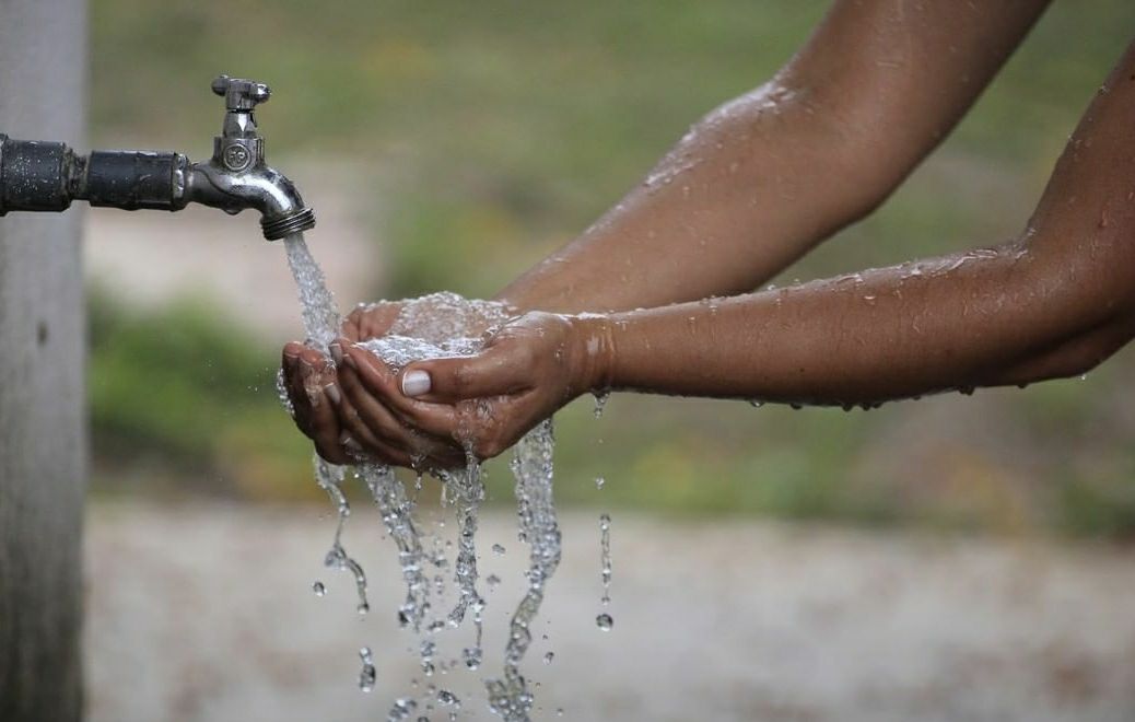 Refuerzan sistema de distribución de agua potable en Higuerote