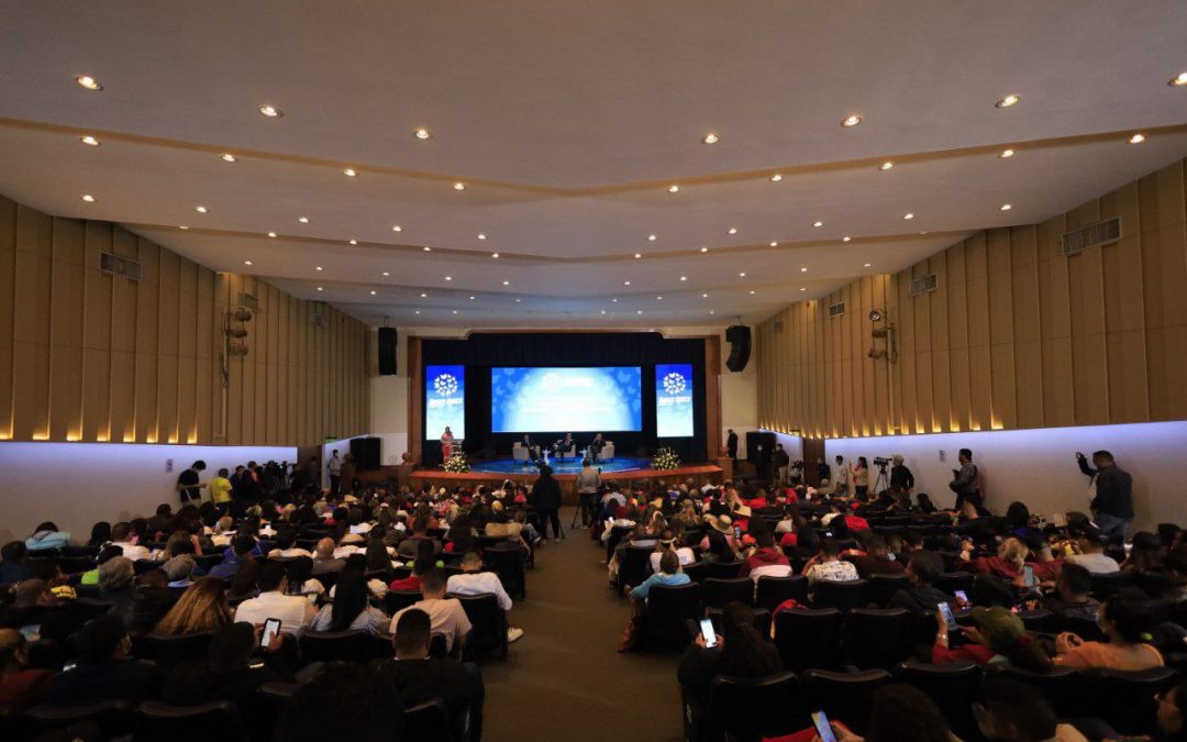 Seminario para el desarrollo y la prosperidad entregó propuestas al Congreso de la Nueva Época