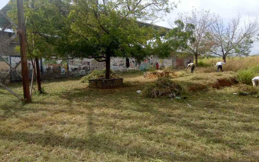 Escuelas de Paz Castillo reciben mantenimiento preventivo