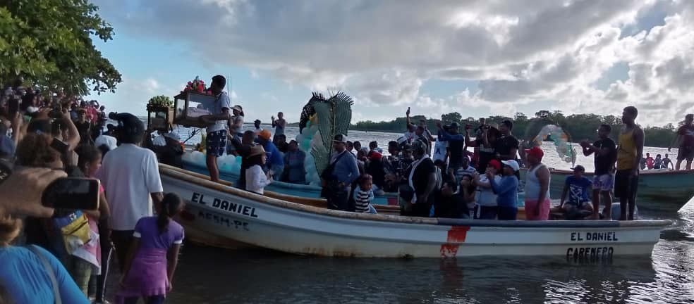 Cantos y alabanzas acompañaron encuentro de los Niños Jesús de Tacarigua y El Guapo