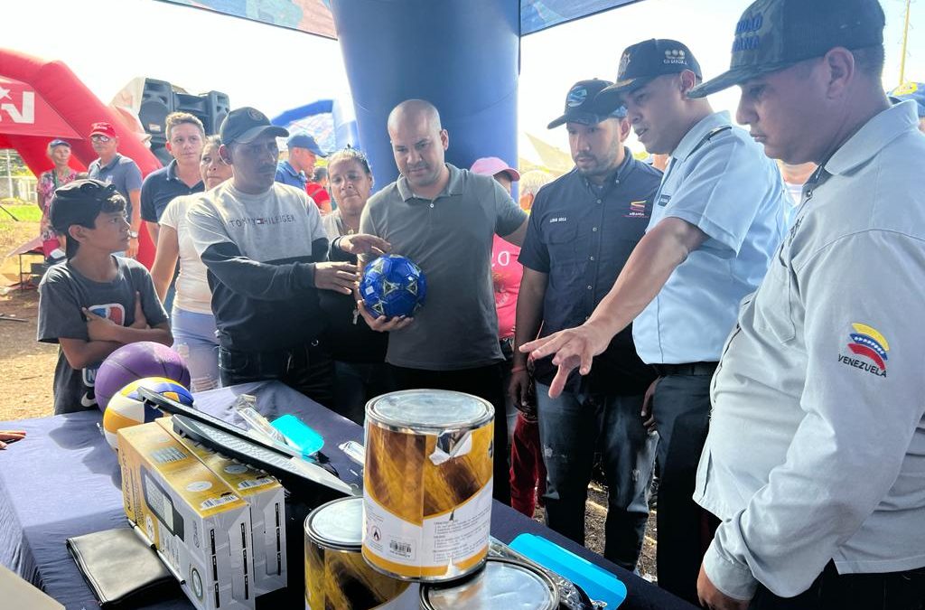 Entregan dotación para rehabilitación de cancha en Cartanal