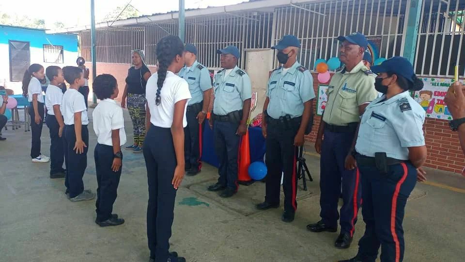 Estudiantes de Santa Lucía participaron en programa de formación de seguridad