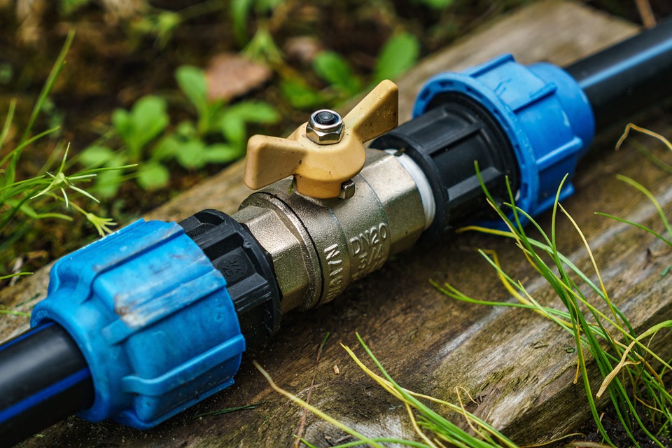 Reparado bote de agua en Guaicaipuro a través del 1×10 del Buen Gobierno