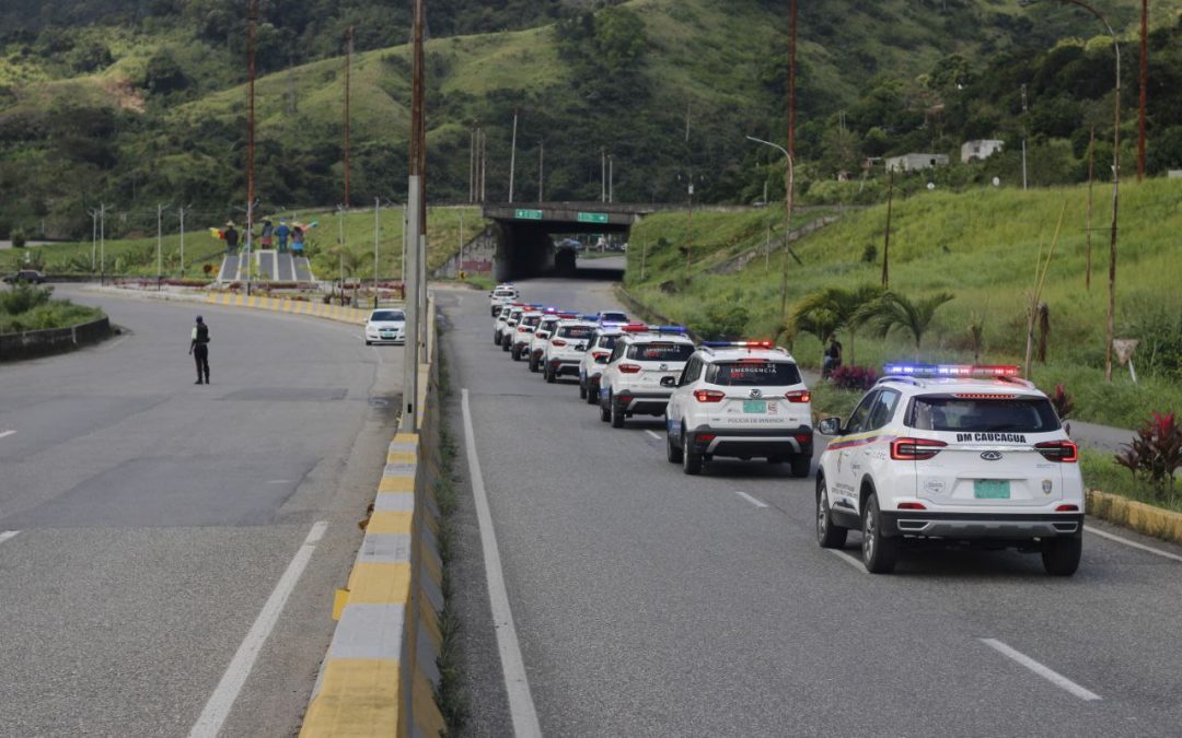 Policía de Acevedo fortalecida en carnaval con nueva dotación