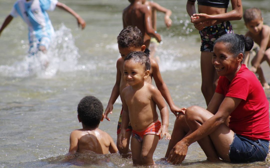 Temporadistas disfrutan de ríos de Capaya en carnavales Miranda 2023
