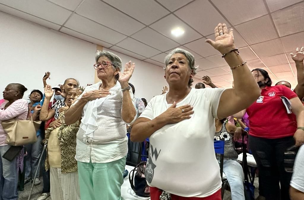 Juramentados comités de adultos mayores en Santa Teresa del Tuy