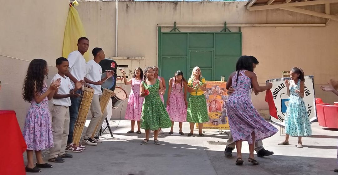 Parranditas de San Juan Bautista de Guatire repicaron sus tambores en Petare