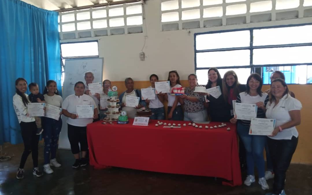 Certifican a 75 emprendedores de Los Teques en artes y oficios comunales