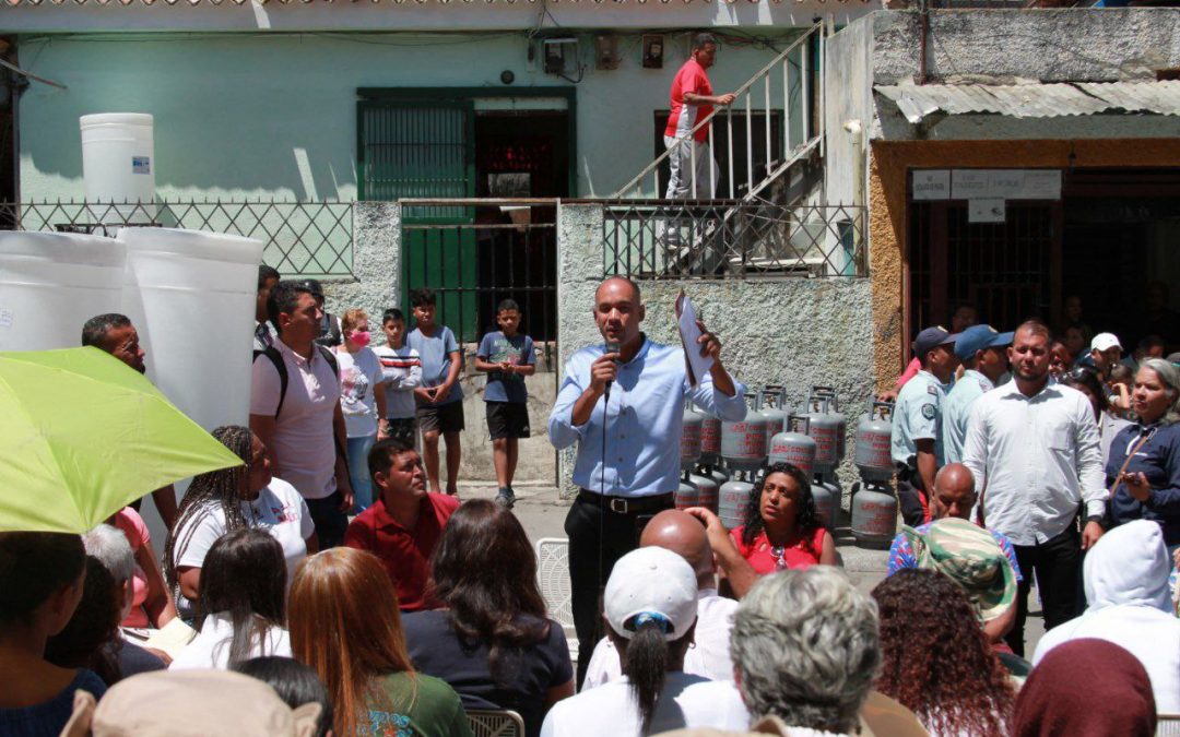 Gobierno de Miranda sustituye 490 bombonas de gas en comunidad Santa Cruz del Este