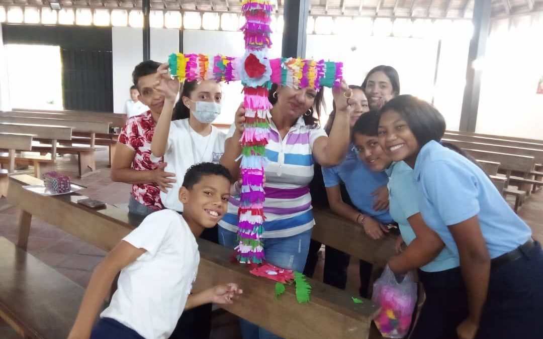 Entre cantos y rezos niños mirandinos conocieron la festividad de la Cruz de Mayo