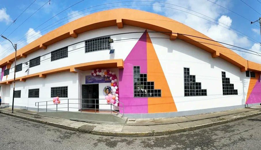 Buroz estrena Instituto de la Mujer e Igualdad de Género
