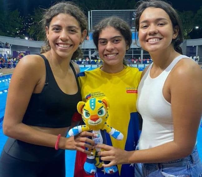 Mirandina Ana Verde rompió récord nacional en 50 metros mariposa en juegos del ALBA