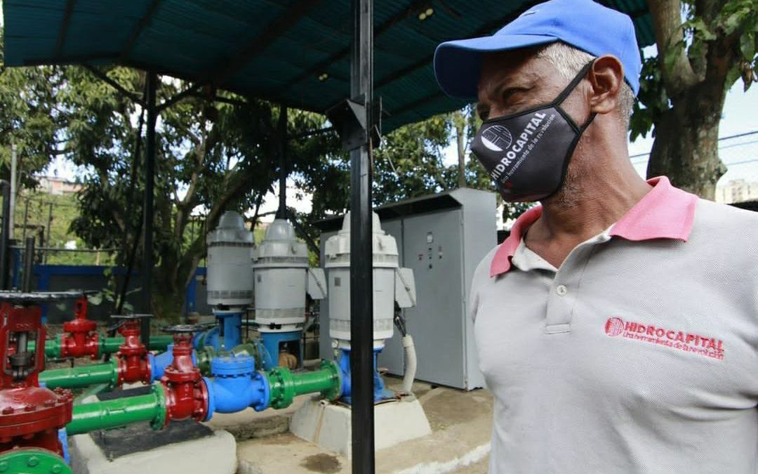 Reparan tuberías de agua potable en comunidades de Charallave