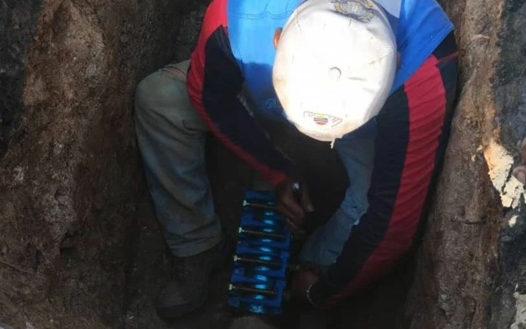 Mantenimiento de tubería de agua en El Hatillo permitirá restablecer servicio en eje Metropolitano