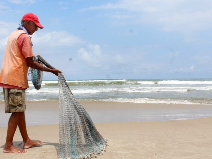 Establecen planes para mejorar seguridad y bienestar de pescadores en Brión