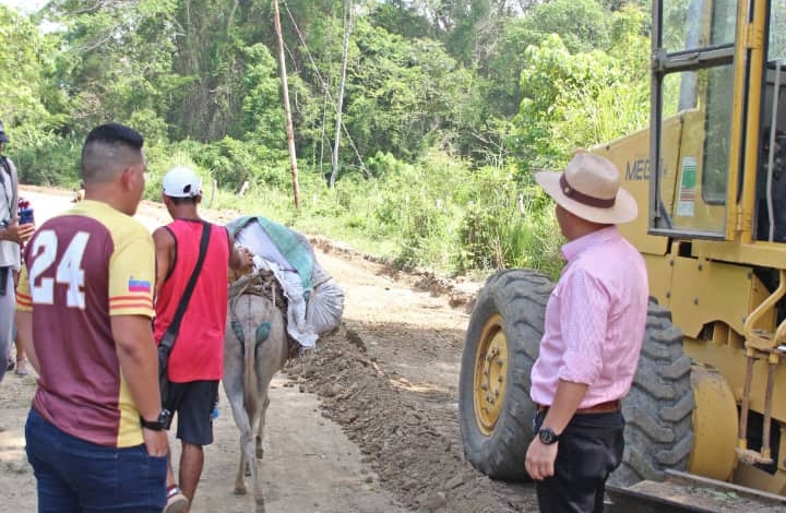 Inspeccionan rehabilitación de 19,5 Km de vialidad agrícola en Cúpira
