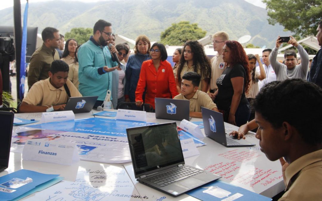 Presentan carreras priorizadas en Expoferia de Oportunidades de Estudio Miranda 2023