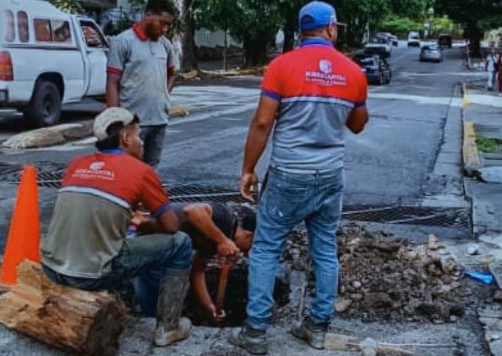 Atienden a mil familias de El Rodeo con reparación de tubería