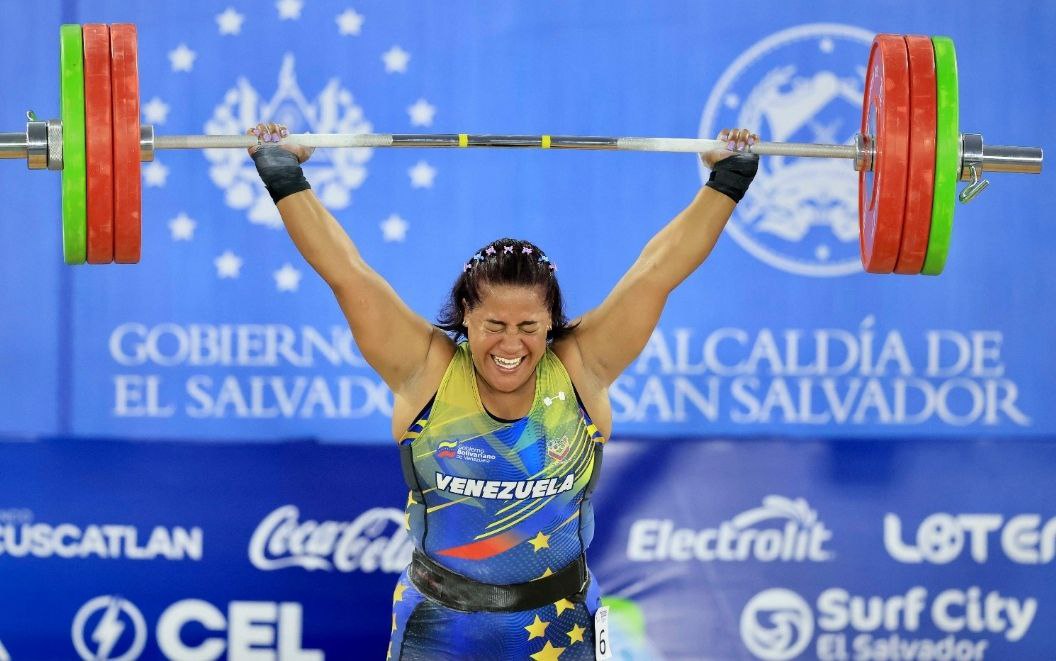 Halterofilia mirandina sigue sumando medallas en Centroamericanos