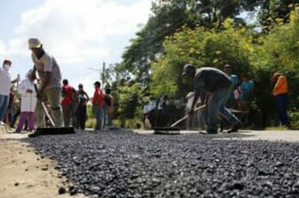 Recuperan principales vías de Guarenas con más de 450 toneladas de asfalto