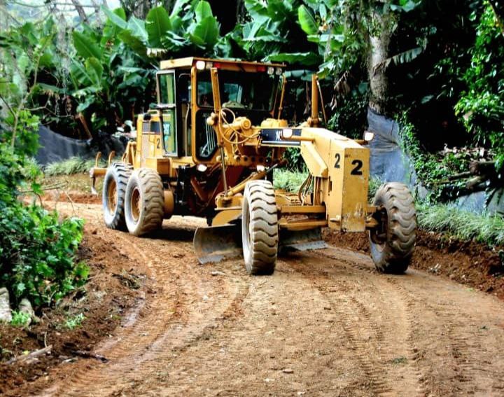 90% de avance presenta recuperación de vialidad agrícola de Río Arriba en Guaicaipuro