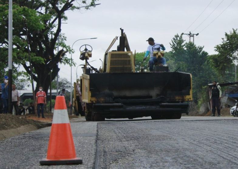 Realizan trabajos de pavimentación en Carretera Panamericana