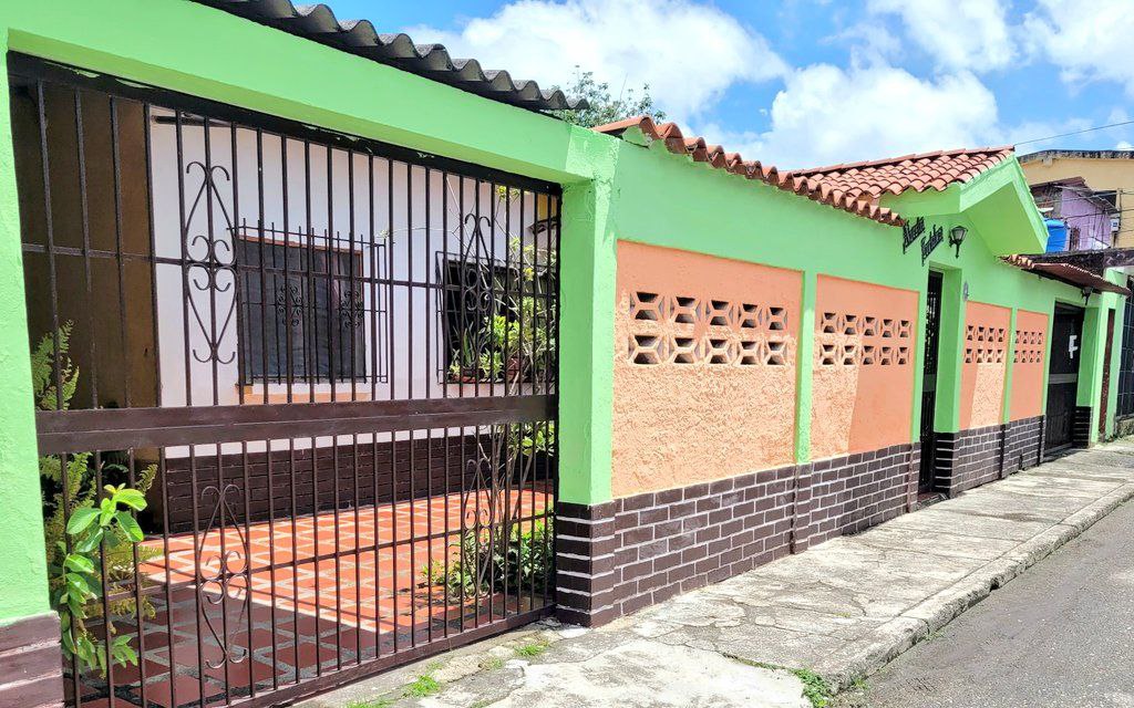 Barrio Tricolor renovó 100  viviendas en comuna de Buroz