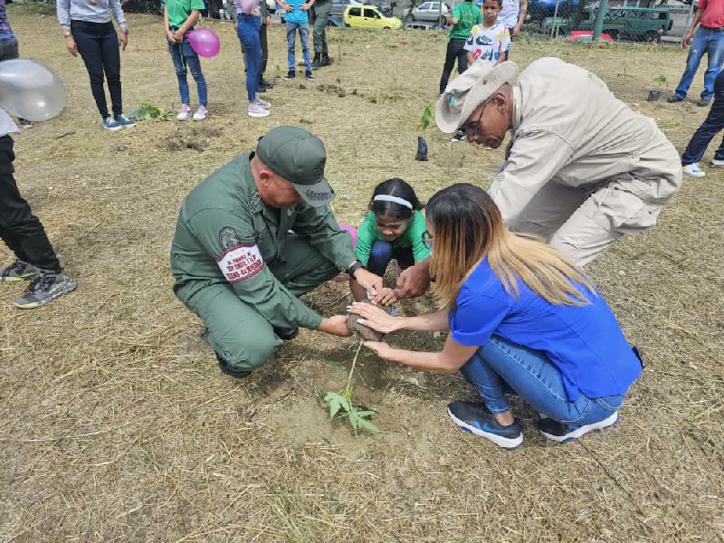 Con jornada ambientalista conmemoran aniversario de la GNB en Miranda