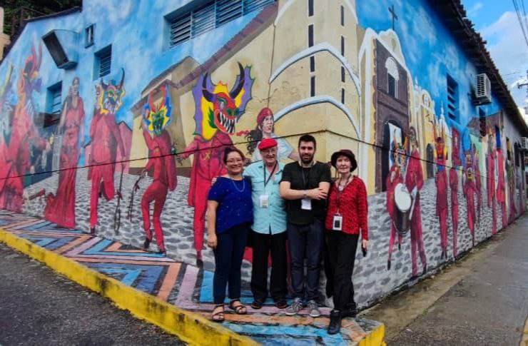 Poetas internacionales conocieron a los Diablos Danzantes de Yare