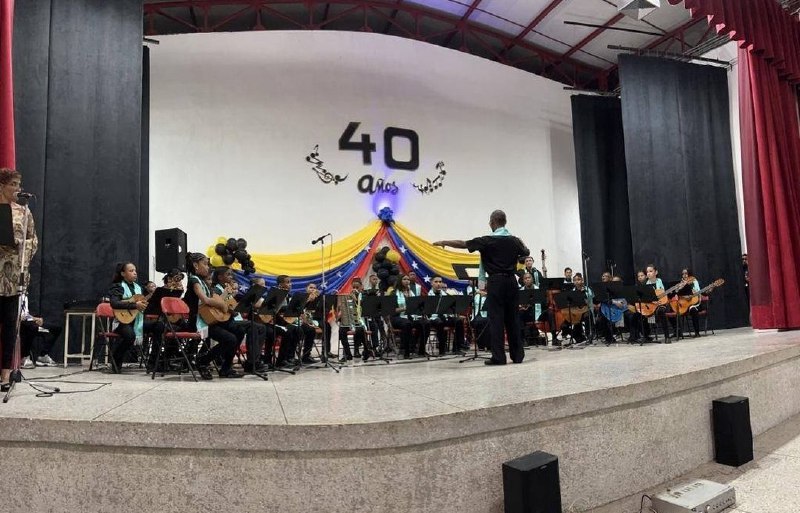 Estudiantina y Coral Infantil Víctor Sosa de Caucagua celebró 40 años de trayectoria