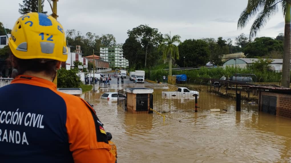 Equipos de gestión de riesgo atienden afectaciones por lluvias en Altos Mirandinos