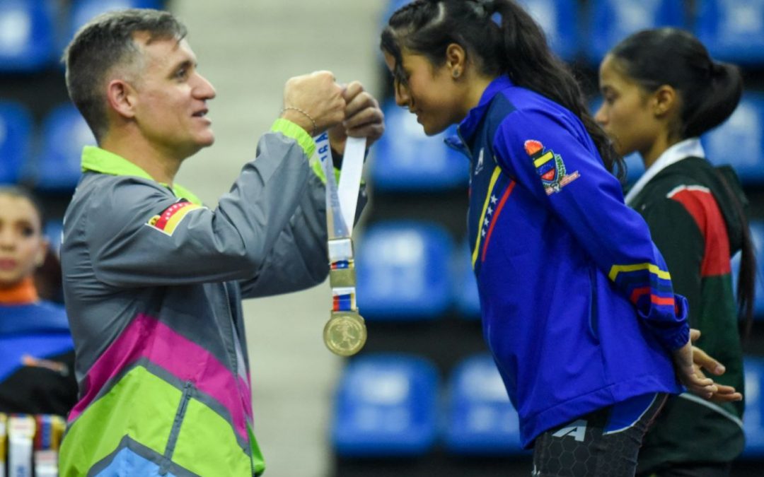 Una mirandina gana la primera dorada para Venezuela en el panamericano pesas