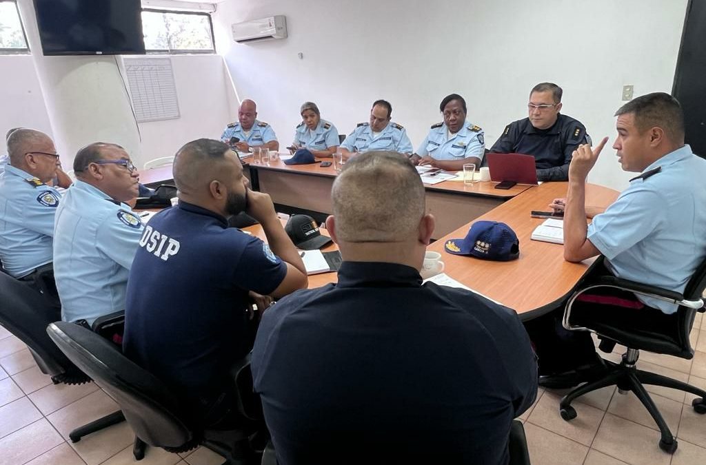 Evalúan estrategias de seguridad en Estado Mayor Policial de Miranda