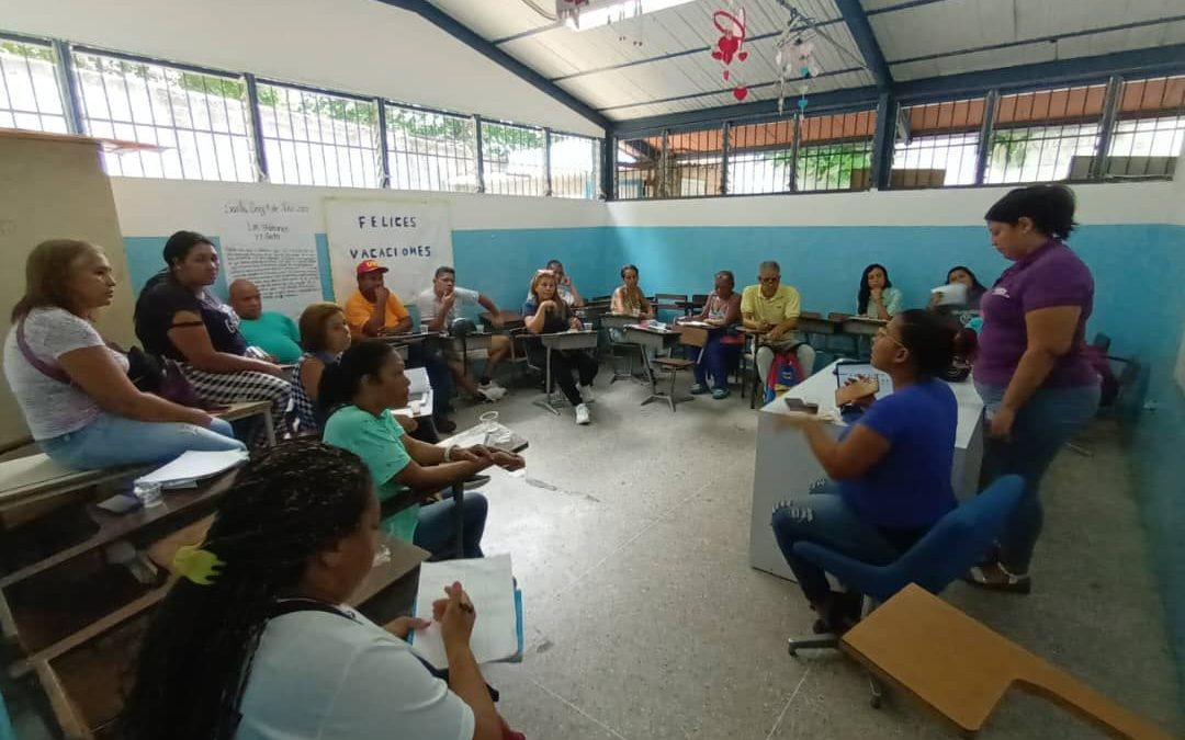 Elaboran agenda para optimizar telecomunicaciones en Santa Cruz del Este