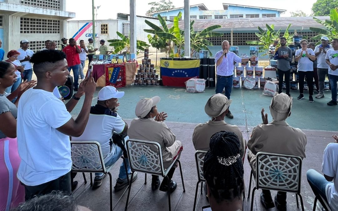 Bricomiles del eje Barlovento reciben materiales para transformar escuelas