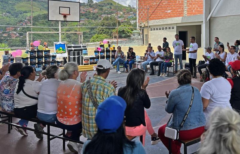 Bricomiles iniciaron despliegue para atención de escuelas en Miranda