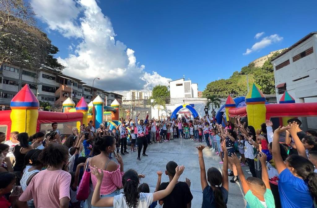 Niños de Las Vegas de Petare disfrutaron de jornada recreativa de la Agenda Comunitaria